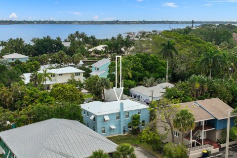 House in Stuart, Florida 6 bedrooms, 274.62 sq.m. № 1210521 - photo 11