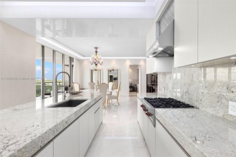 Condominio en venta en Bal Harbour, Florida, 3 dormitorios, 290.6 m2 № 1427534 - foto 14