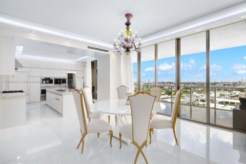 Condominio en venta en Bal Harbour, Florida, 3 dormitorios, 290.6 m2 № 1427534 - foto 10