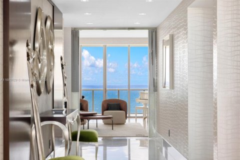 Condominio en venta en Bal Harbour, Florida, 3 dormitorios, 290.6 m2 № 1427534 - foto 12