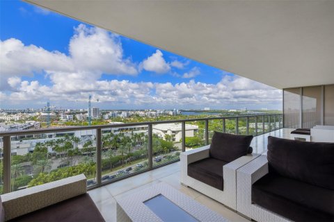 Condominio en venta en Bal Harbour, Florida, 3 dormitorios, 290.6 m2 № 1427534 - foto 29