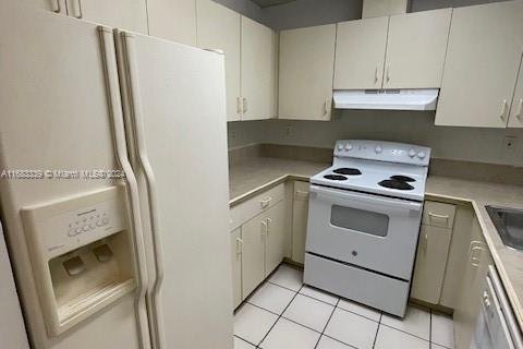 Townhouse in Cutler Bay, Florida 3 bedrooms, 114.18 sq.m. № 1427533 - photo 5