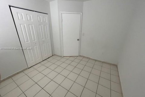 Townhouse in Cutler Bay, Florida 3 bedrooms, 114.18 sq.m. № 1427533 - photo 8