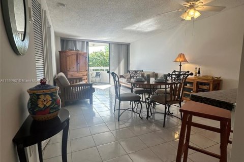 Condominio en venta en Miami, Florida, 1 dormitorio, 73.39 m2 № 1427505 - foto 7