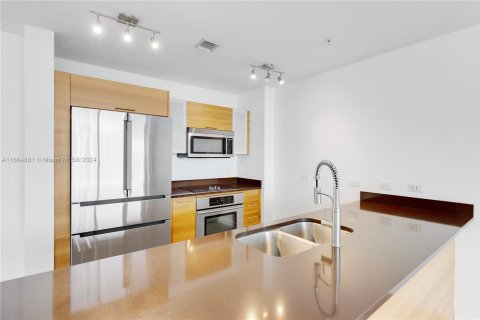 Condominio en venta en Miami, Florida, 60.85 m2 № 1423972 - foto 4