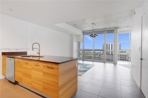 Condominio en venta en Miami, Florida, 60.85 m2 № 1423972 - foto 2