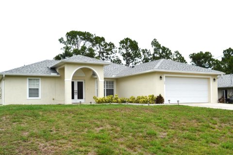 House in Lehigh Acres, Florida 3 bedrooms, 148.18 sq.m. № 1226982 - photo 25