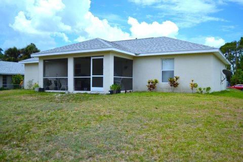 Villa ou maison à vendre à Lehigh Acres, Floride: 3 chambres, 148.18 m2 № 1226982 - photo 4