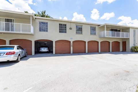 Townhouse in Tamarac, Florida 2 bedrooms, 135.17 sq.m. № 1226940 - photo 17