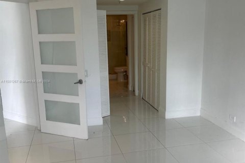 Copropriété à vendre à Miami, Floride: 3 chambres, 121.24 m2 № 1160675 - photo 30