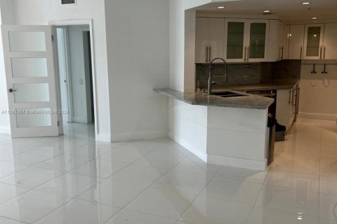 Condo in Miami, Florida, 3 bedrooms  № 1160675 - photo 8