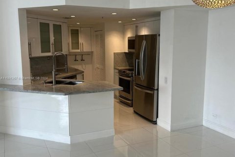 Copropriété à vendre à Miami, Floride: 3 chambres, 121.24 m2 № 1160675 - photo 6