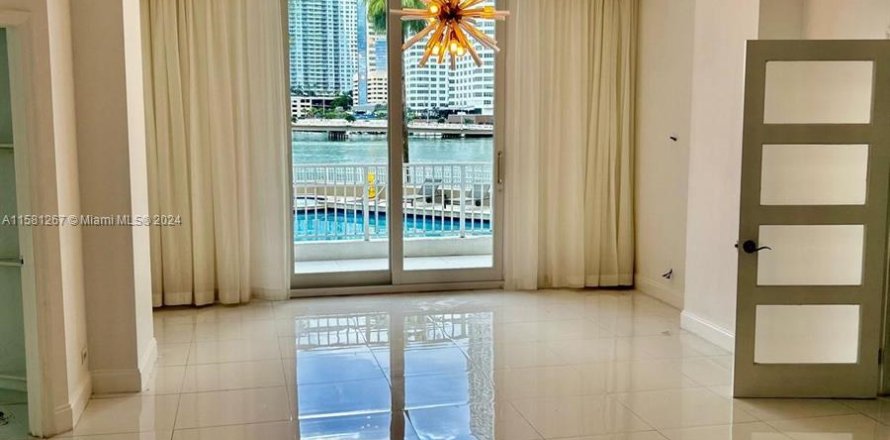 Condo in Miami, Florida, 3 bedrooms  № 1160675