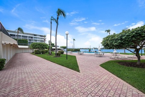 Copropriété à vendre à Palm Beach, Floride: 2 chambres, 170.01 m2 № 1068176 - photo 1