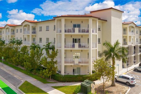 Condominio en venta en Doral, Florida, 3 dormitorios, 141.68 m2 № 1039829 - foto 1
