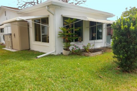 House in Tamarac, Florida 2 bedrooms, 92.9 sq.m. № 1097753 - photo 9