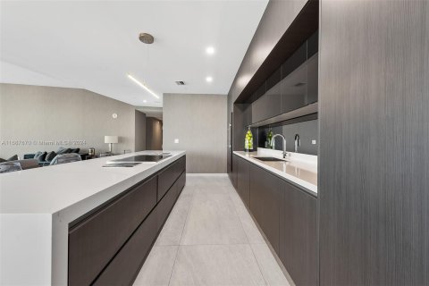 Condominio en venta en Miami, Florida, 4 dormitorios, 307.69 m2 № 1428358 - foto 9