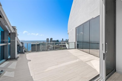 Condominio en venta en Miami, Florida, 4 dormitorios, 485.41 m2 № 1428356 - foto 24