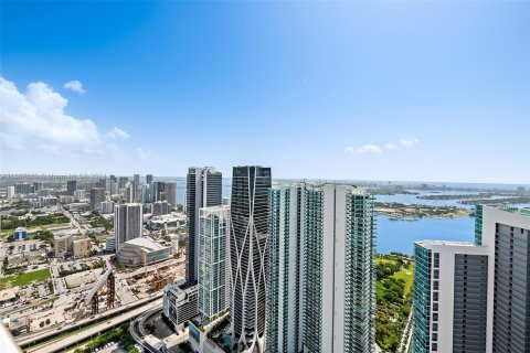 Condominio en venta en Miami, Florida, 4 dormitorios, 485.41 m2 № 1428356 - foto 30