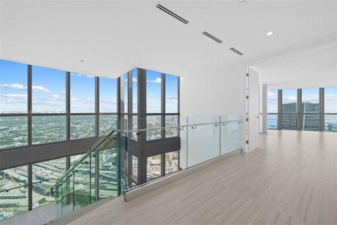 Condominio en venta en Miami, Florida, 4 dormitorios, 485.41 m2 № 1428356 - foto 7