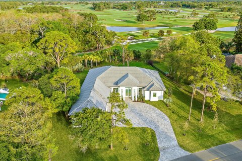 House in Jupiter, Florida 4 bedrooms, 353.12 sq.m. № 1070401 - photo 1