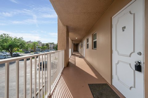 Condo in Davie, Florida, 2 bedrooms  № 1070437 - photo 27