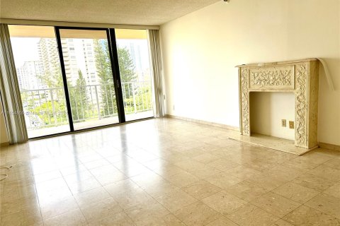 Condo in Sunny Isles Beach, Florida, 2 bedrooms  № 1354580 - photo 5