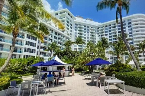 Condominio en venta en Miami Beach, Florida, 2 dormitorios, 95.69 m2 № 1372856 - foto 3