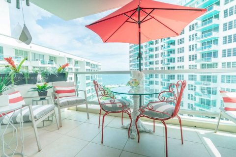 Condominio en venta en Miami Beach, Florida, 2 dormitorios, 95.69 m2 № 1372856 - foto 14