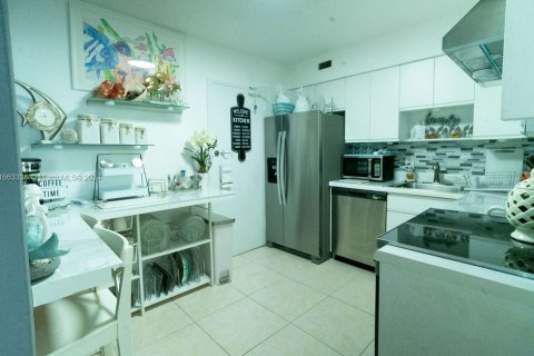 Condominio en venta en Miami Beach, Florida, 2 dormitorios, 95.69 m2 № 1372856 - foto 25