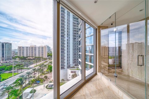 Condo in Sunny Isles Beach, Florida, 4 bedrooms  № 1372894 - photo 29