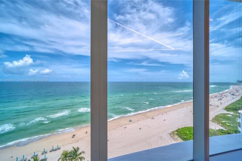 Condo in Sunny Isles Beach, Florida, 4 bedrooms  № 1372894 - photo 14