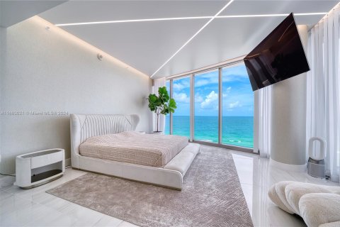 Condominio en venta en Sunny Isles Beach, Florida, 4 dormitorios, 297.66 m2 № 1372894 - foto 11