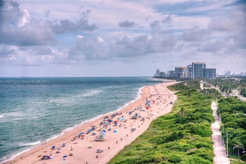 Copropriété à vendre à Sunny Isles Beach, Floride: 4 chambres, 297.66 m2 № 1372894 - photo 3