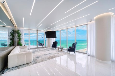 Copropriété à vendre à Sunny Isles Beach, Floride: 4 chambres, 297.66 m2 № 1372894 - photo 1