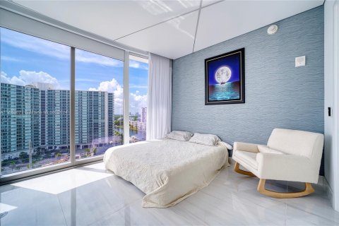 Condo in Sunny Isles Beach, Florida, 4 bedrooms  № 1372894 - photo 24