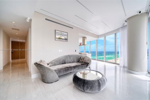 Condo in Sunny Isles Beach, Florida, 4 bedrooms  № 1372894 - photo 21