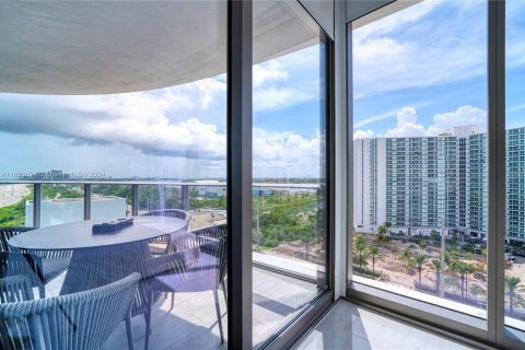 Copropriété à vendre à Sunny Isles Beach, Floride: 4 chambres, 297.66 m2 № 1372894 - photo 30