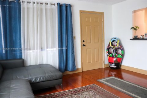 Condo in Miami Gardens, Florida, 2 bedrooms  № 1227233 - photo 25