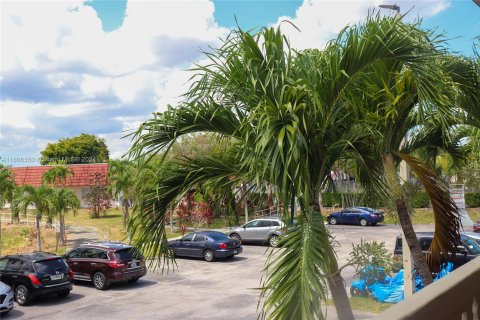 Condo in Miami Gardens, Florida, 2 bedrooms  № 1227233 - photo 29