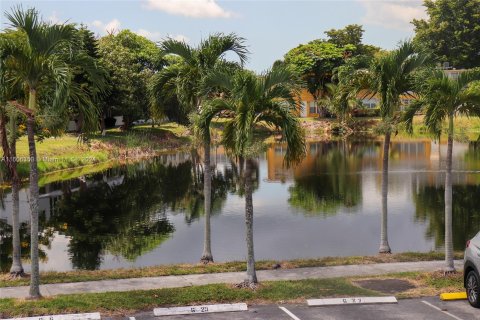 Copropriété à vendre à Miami Gardens, Floride: 2 chambres, 83.89 m2 № 1227233 - photo 28