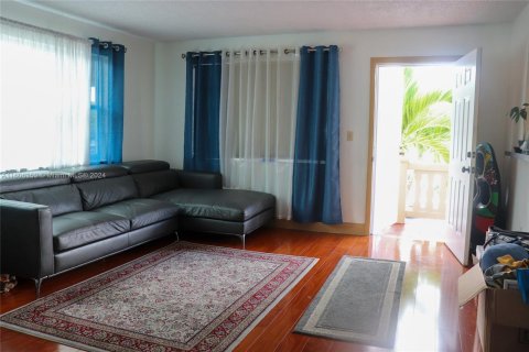 Condo in Miami Gardens, Florida, 2 bedrooms  № 1227233 - photo 1