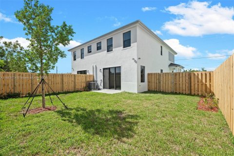 House in Miami, Florida 4 bedrooms № 1423675 - photo 24