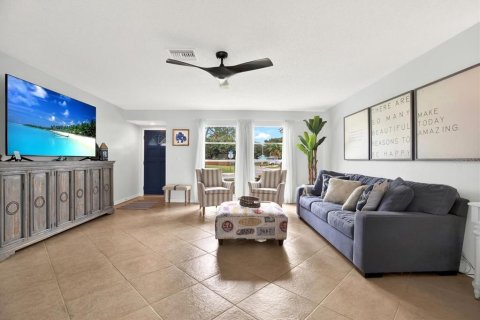 Casa en venta en Seminole, Florida, 4 dormitorios, 196.4 m2 № 1344113 - foto 5