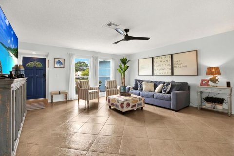 Casa en venta en Seminole, Florida, 4 dormitorios, 196.4 m2 № 1344113 - foto 4