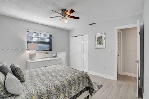 Casa en venta en Dania Beach, Florida, 4 dormitorios, 198.25 m2 № 1029262 - foto 13