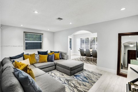 Casa en venta en Dania Beach, Florida, 4 dormitorios, 198.25 m2 № 1029262 - foto 5