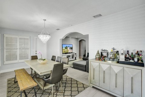 Casa en venta en Dania Beach, Florida, 4 dormitorios, 198.25 m2 № 1029262 - foto 7