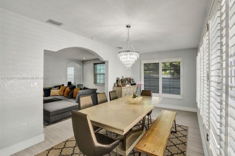 Casa en venta en Dania Beach, Florida, 4 dormitorios, 198.25 m2 № 1029262 - foto 6