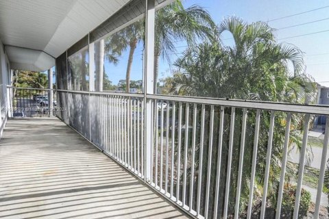 Condo in Fort Myers, Florida, 1 bedroom  № 1241625 - photo 10